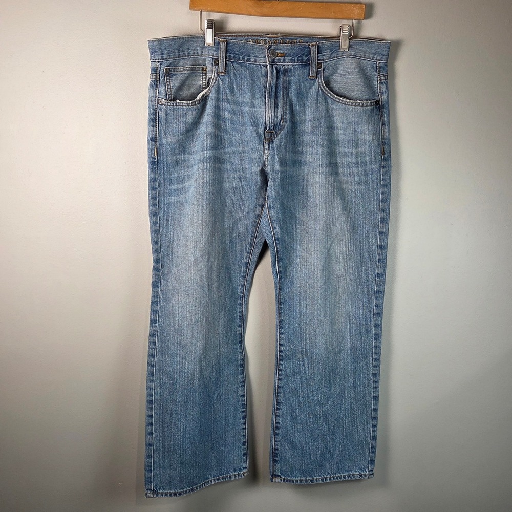 American Eagle Original Boot Jeans Mens 36x30 Light Wash Good Distressed Denim